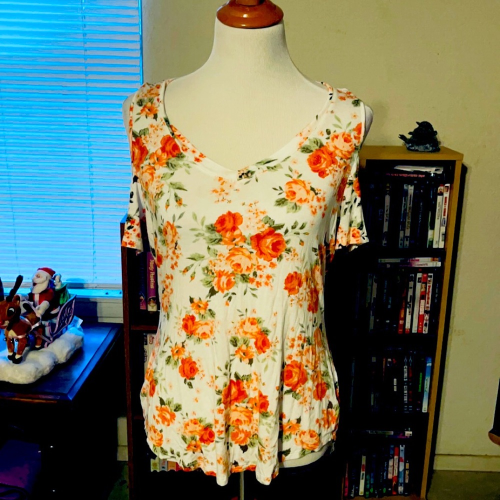 No Comment: Cold Shoulder Floral Blouse